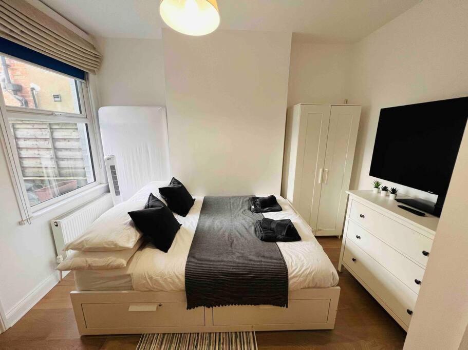 Lovely 2 Bedroom Ground Floor Flat With Garden. London Exterior foto