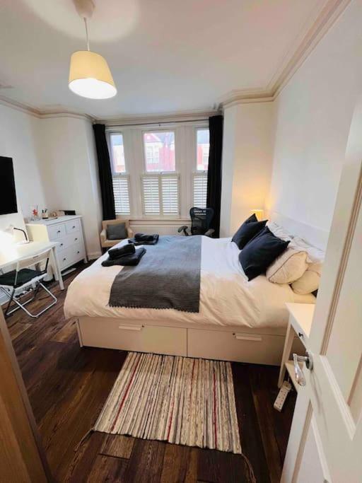 Lovely 2 Bedroom Ground Floor Flat With Garden. London Exterior foto