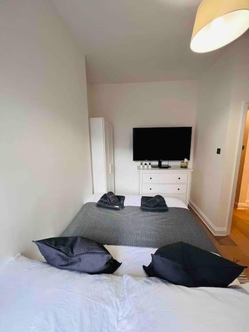 Lovely 2 Bedroom Ground Floor Flat With Garden. London Exterior foto
