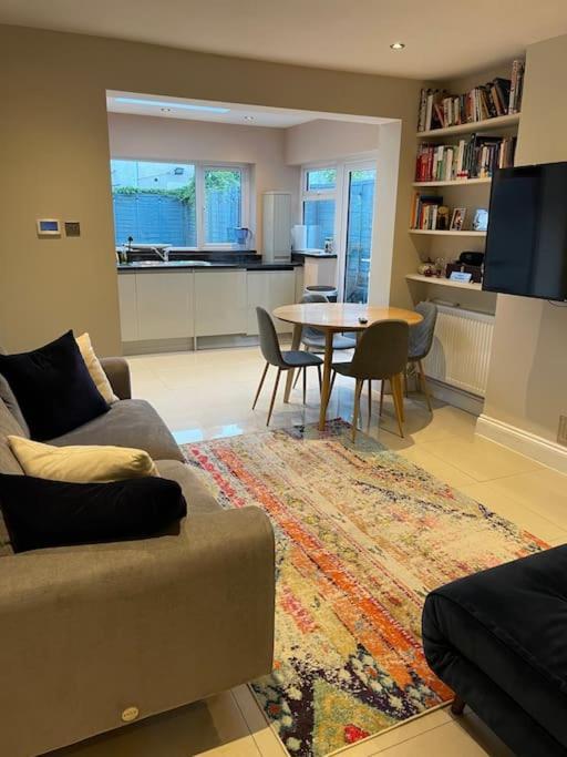 Lovely 2 Bedroom Ground Floor Flat With Garden. London Exterior foto