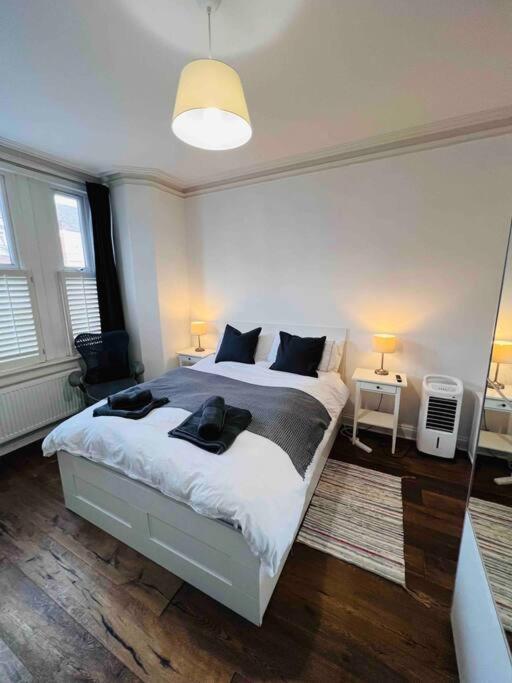 Lovely 2 Bedroom Ground Floor Flat With Garden. London Exterior foto