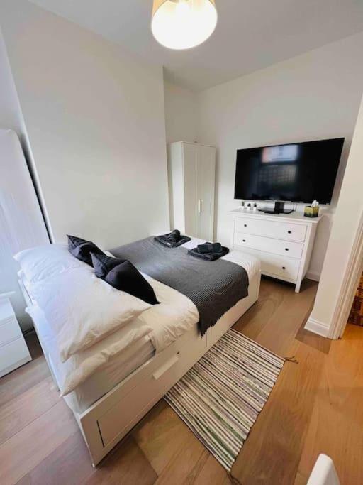 Lovely 2 Bedroom Ground Floor Flat With Garden. London Exterior foto