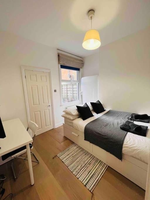 Lovely 2 Bedroom Ground Floor Flat With Garden. London Exterior foto