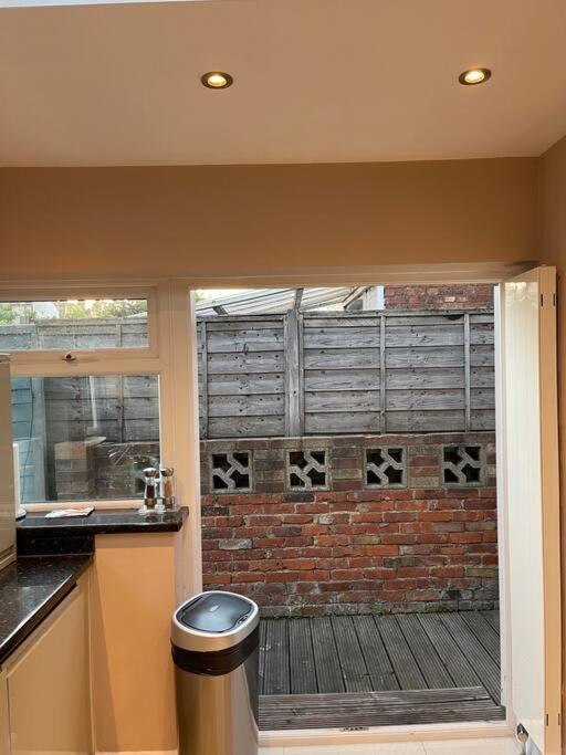 Lovely 2 Bedroom Ground Floor Flat With Garden. London Exterior foto