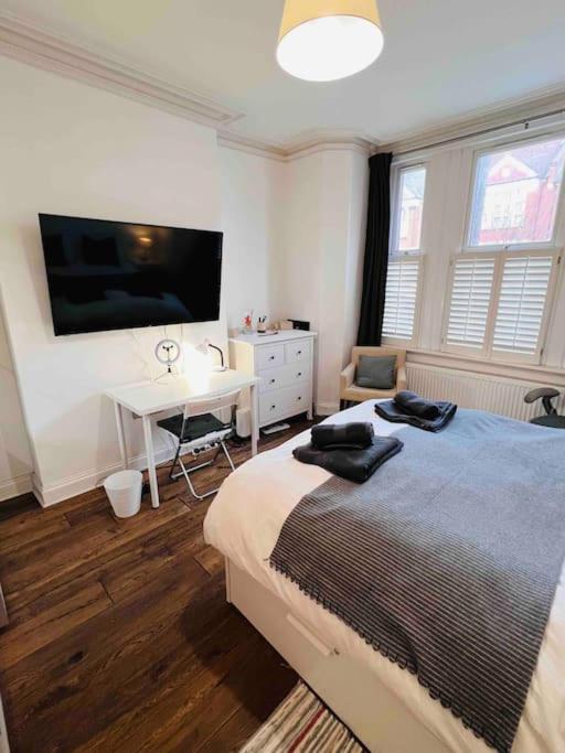 Lovely 2 Bedroom Ground Floor Flat With Garden. London Exterior foto